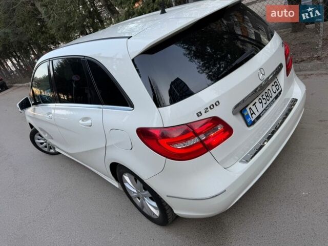 Білий Мерседес Б-клас, об'ємом двигуна 2 л та пробігом 258 тис. км за 10850 $, фото 19 на Automoto.ua