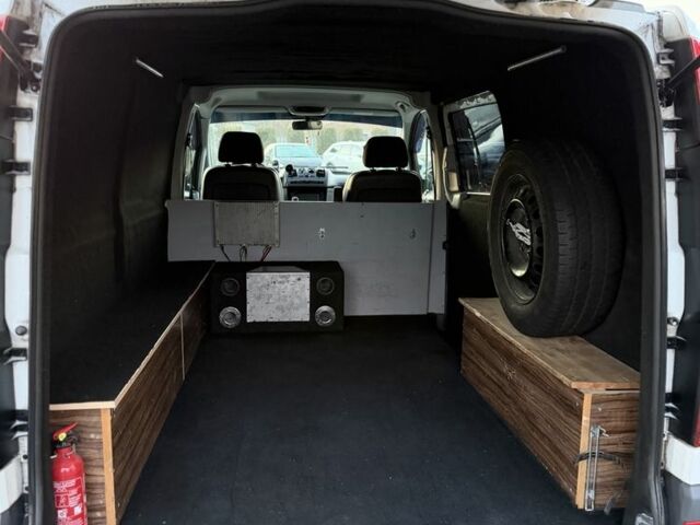 Белый Мерседес Б-класс, объемом двигателя 2.1 л и пробегом 355 тыс. км за 8500 $, фото 11 на Automoto.ua