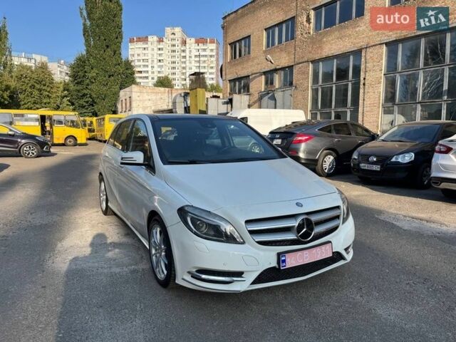 Белый Мерседес Б-класс, объемом двигателя 1.8 л и пробегом 400 тыс. км за 11700 $, фото 4 на Automoto.ua