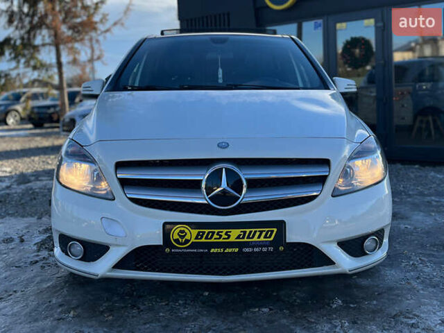 Белый Мерседес Б-класс, объемом двигателя 1.8 л и пробегом 250 тыс. км за 11000 $, фото 1 на Automoto.ua