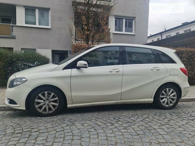 Білий Мерседес Б-клас, об'ємом двигуна 1.8 л та пробігом 134 тис. км за 12018 $, фото 2 на Automoto.ua