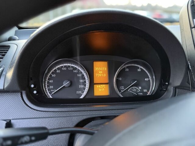 Белый Мерседес Б-класс, объемом двигателя 2.1 л и пробегом 355 тыс. км за 8500 $, фото 8 на Automoto.ua