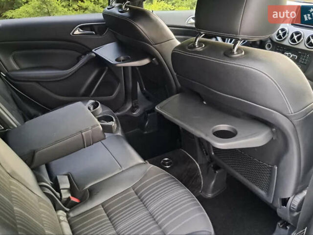 Білий Мерседес Б-клас, об'ємом двигуна 1.6 л та пробігом 144 тис. км за 15000 $, фото 19 на Automoto.ua