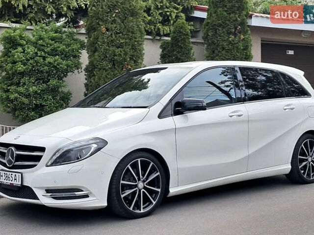 Білий Мерседес Б-клас, об'ємом двигуна 1.6 л та пробігом 144 тис. км за 15000 $, фото 3 на Automoto.ua