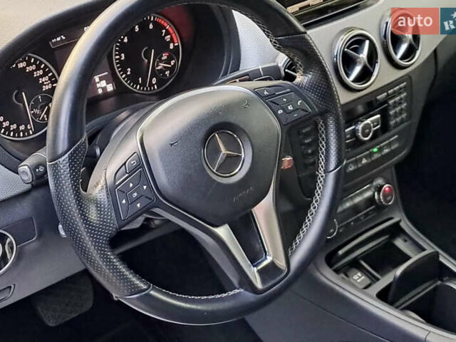 Білий Мерседес Б-клас, об'ємом двигуна 1.6 л та пробігом 144 тис. км за 15000 $, фото 9 на Automoto.ua