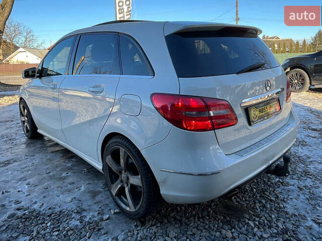 Белый Мерседес Б-класс, объемом двигателя 1.8 л и пробегом 250 тыс. км за 11000 $, фото 4 на Automoto.ua