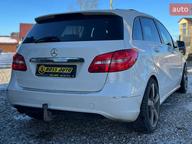 Белый Мерседес Б-класс, объемом двигателя 1.8 л и пробегом 250 тыс. км за 11000 $, фото 6 на Automoto.ua