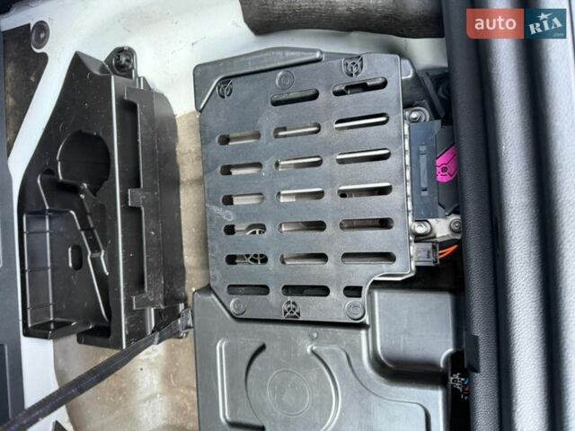 Білий Мерседес Б-клас, об'ємом двигуна 2 л та пробігом 258 тис. км за 10850 $, фото 16 на Automoto.ua