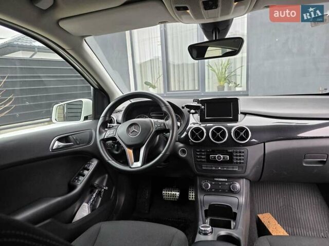 Белый Мерседес Б-класс, объемом двигателя 1.8 л и пробегом 230 тыс. км за 11500 $, фото 16 на Automoto.ua