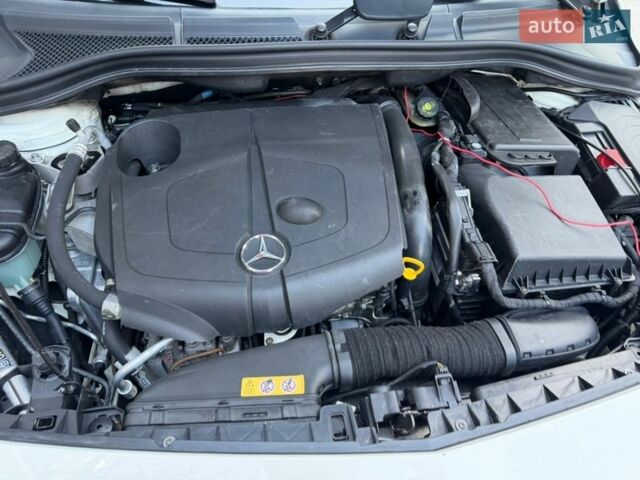 Білий Мерседес Б-клас, об'ємом двигуна 2 л та пробігом 258 тис. км за 10850 $, фото 4 на Automoto.ua