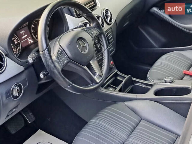 Білий Мерседес Б-клас, об'ємом двигуна 1.6 л та пробігом 144 тис. км за 15000 $, фото 10 на Automoto.ua