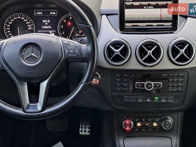 Білий Мерседес Б-клас, об'ємом двигуна 1.6 л та пробігом 144 тис. км за 15000 $, фото 16 на Automoto.ua