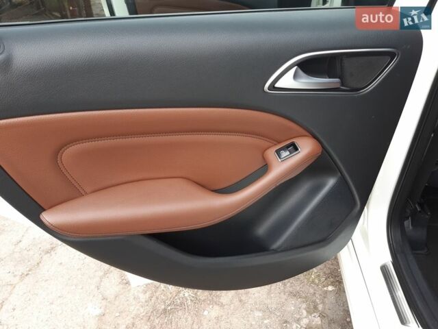 Белый Мерседес Б-класс, объемом двигателя 1.99 л и пробегом 223 тыс. км за 10300 $, фото 17 на Automoto.ua