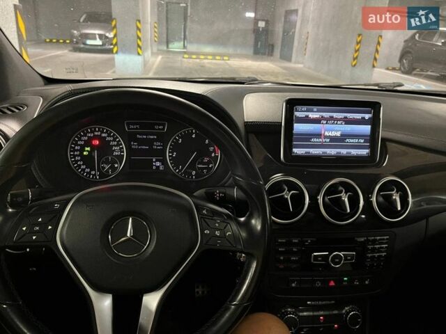 Белый Мерседес Б-класс, объемом двигателя 1.8 л и пробегом 400 тыс. км за 11700 $, фото 7 на Automoto.ua