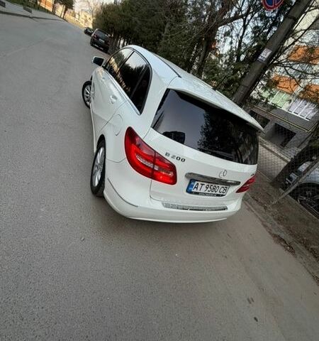 Білий Мерседес Б-клас, об'ємом двигуна 2 л та пробігом 258 тис. км за 10850 $, фото 23 на Automoto.ua