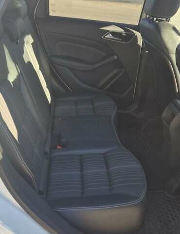 Белый Мерседес Б-класс, объемом двигателя 1.8 л и пробегом 249 тыс. км за 10500 $, фото 4 на Automoto.ua