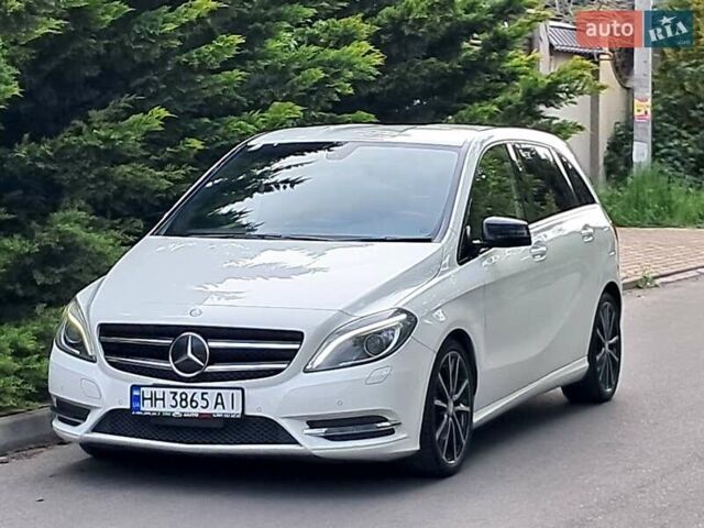 Белый Мерседес Б-класс, объемом двигателя 1.6 л и пробегом 142 тыс. км за 11800 $, фото 5 на Automoto.ua