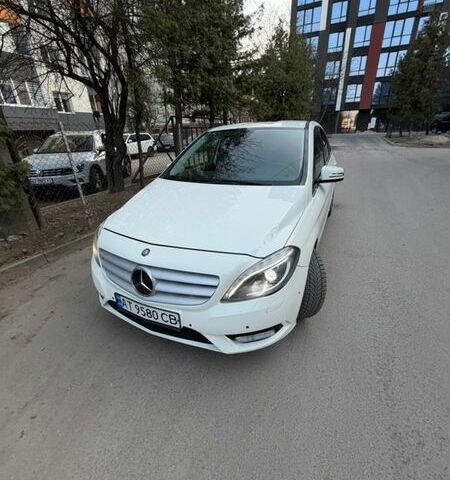 Білий Мерседес Б-клас, об'ємом двигуна 2 л та пробігом 258 тис. км за 10850 $, фото 2 на Automoto.ua