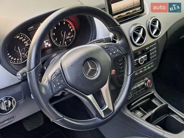 Белый Мерседес Б-класс, объемом двигателя 1.6 л и пробегом 142 тыс. км за 11800 $, фото 29 на Automoto.ua