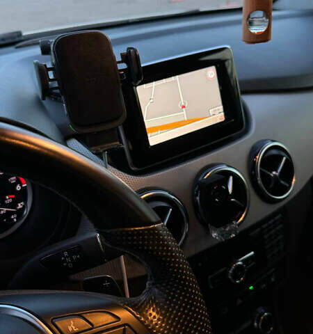 Білий Мерседес Б-клас, об'ємом двигуна 1.99 л та пробігом 207 тис. км за 14000 $, фото 18 на Automoto.ua