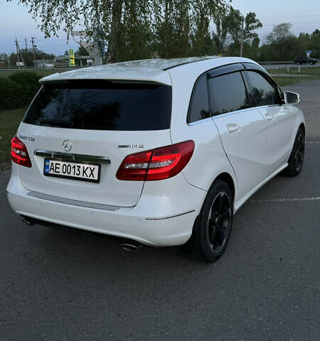 Білий Мерседес Б-клас, об'ємом двигуна 1.99 л та пробігом 207 тис. км за 14000 $, фото 4 на Automoto.ua