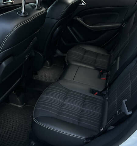 Білий Мерседес Б-клас, об'ємом двигуна 1.99 л та пробігом 207 тис. км за 14000 $, фото 13 на Automoto.ua