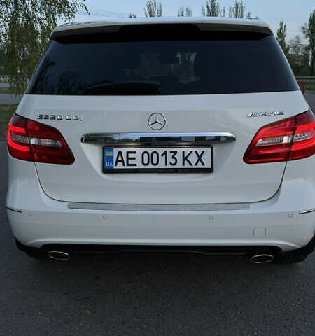 Білий Мерседес Б-клас, об'ємом двигуна 1.99 л та пробігом 207 тис. км за 14000 $, фото 3 на Automoto.ua