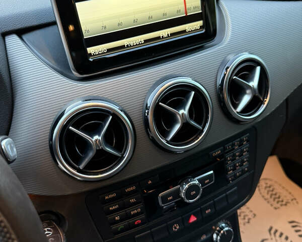 Білий Мерседес Б-клас, об'ємом двигуна 1.6 л та пробігом 76 тис. км за 11900 $, фото 51 на Automoto.ua