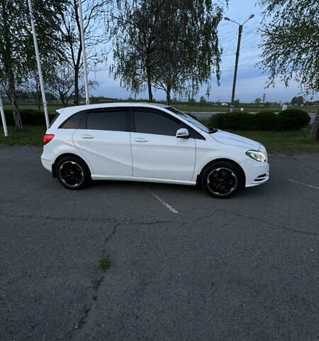 Білий Мерседес Б-клас, об'ємом двигуна 1.99 л та пробігом 207 тис. км за 14000 $, фото 2 на Automoto.ua