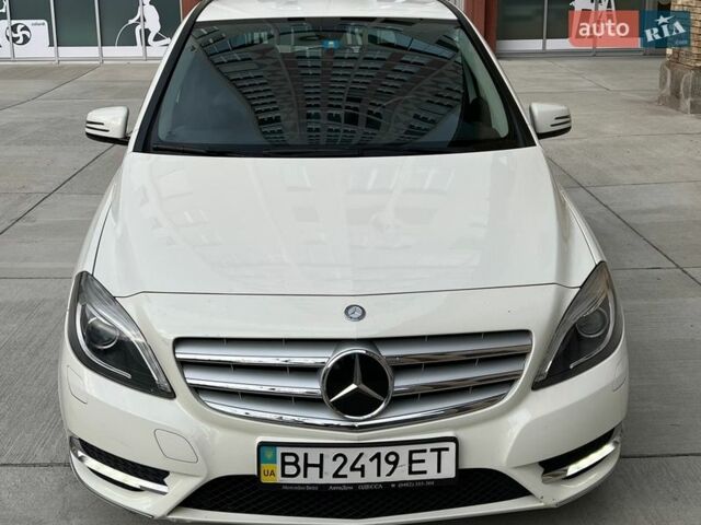 Білий Мерседес Б-клас, об'ємом двигуна 1.6 л та пробігом 129 тис. км за 11500 $, фото 2 на Automoto.ua