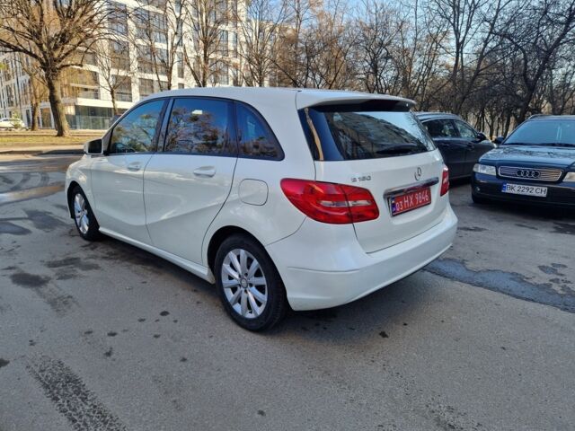 Белый Мерседес Б-класс, объемом двигателя 1.5 л и пробегом 319 тыс. км за 8800 $, фото 3 на Automoto.ua