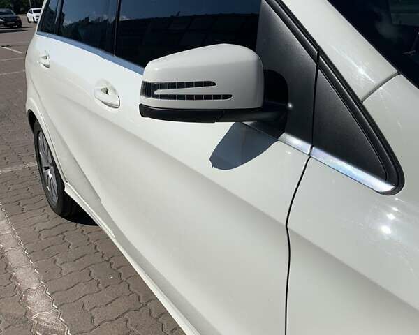 Білий Мерседес Б-клас, об'ємом двигуна 0 л та пробігом 76 тис. км за 10900 $, фото 5 на Automoto.ua