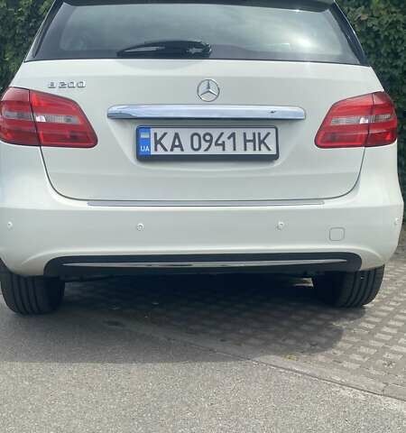 Білий Мерседес Б-клас, об'ємом двигуна 2 л та пробігом 156 тис. км за 12600 $, фото 5 на Automoto.ua