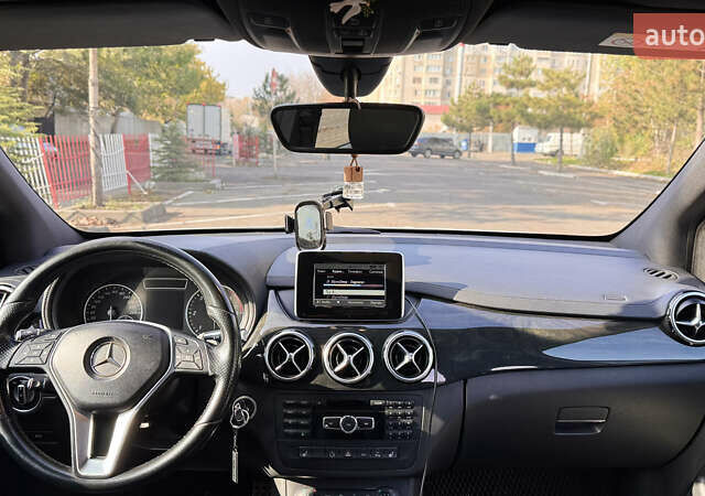 Белый Мерседес Б-класс, объемом двигателя 1.8 л и пробегом 200 тыс. км за 11800 $, фото 9 на Automoto.ua