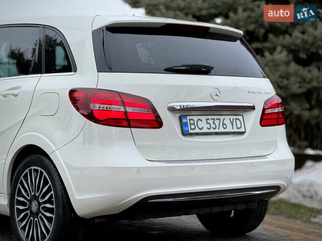 Білий Мерседес Б-клас, об'ємом двигуна 0 л та пробігом 160 тис. км за 9500 $, фото 23 на Automoto.ua