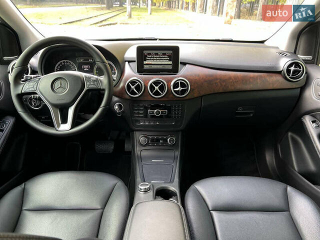 Белый Мерседес Б-класс, объемом двигателя 0 л и пробегом 132 тыс. км за 8999 $, фото 21 на Automoto.ua