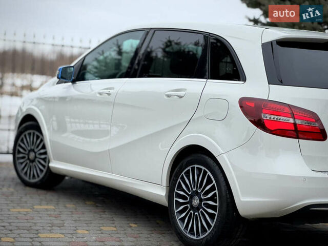 Білий Мерседес Б-клас, об'ємом двигуна 0 л та пробігом 160 тис. км за 9500 $, фото 24 на Automoto.ua