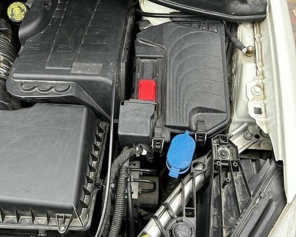 Білий Мерседес Б-клас, об'ємом двигуна 1.46 л та пробігом 146 тис. км за 11600 $, фото 22 на Automoto.ua