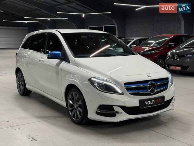 Білий Мерседес Б-клас, об'ємом двигуна 0 л та пробігом 94 тис. км за 10500 $, фото 2 на Automoto.ua