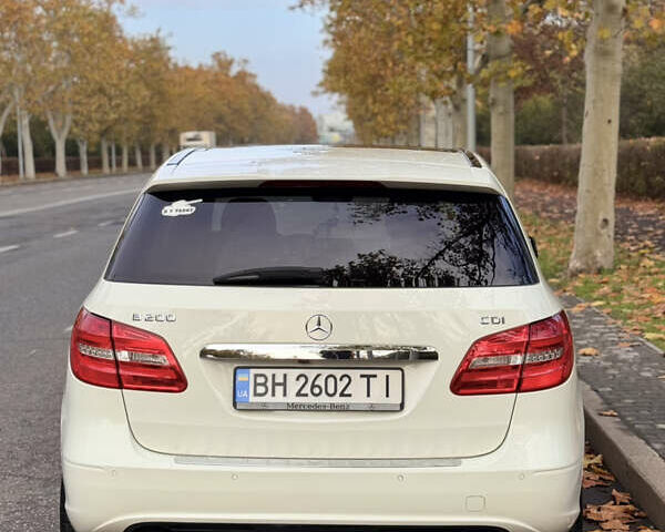 Белый Мерседес Б-класс, объемом двигателя 1.8 л и пробегом 200 тыс. км за 11800 $, фото 5 на Automoto.ua