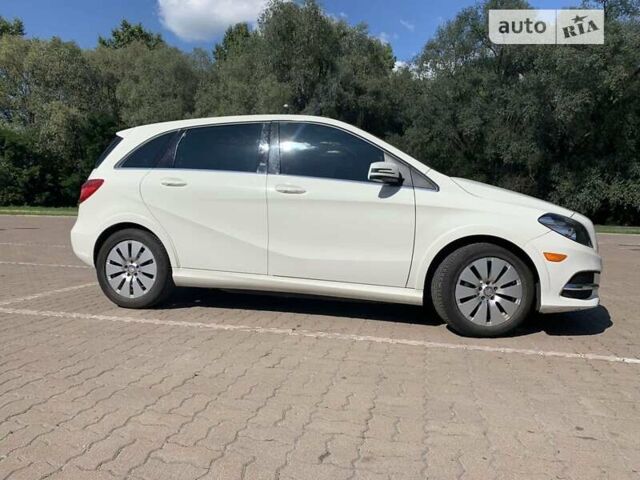 Білий Мерседес Б-клас, об'ємом двигуна 0 л та пробігом 76 тис. км за 10900 $, фото 7 на Automoto.ua