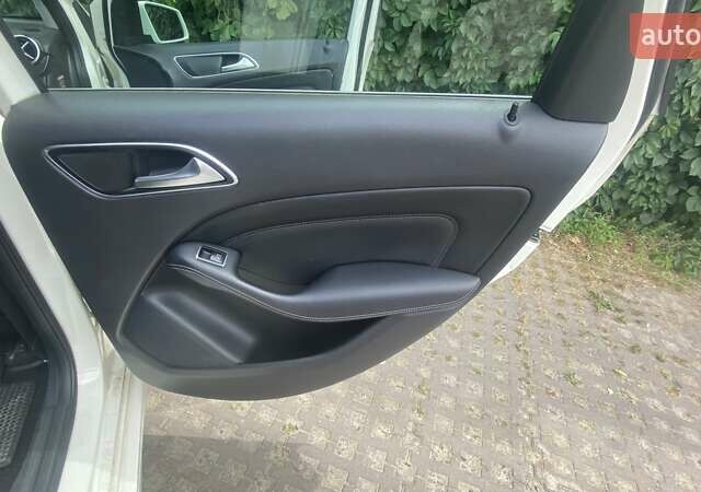 Білий Мерседес Б-клас, об'ємом двигуна 2 л та пробігом 156 тис. км за 12600 $, фото 7 на Automoto.ua