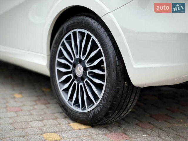 Білий Мерседес Б-клас, об'ємом двигуна 0 л та пробігом 160 тис. км за 9500 $, фото 25 на Automoto.ua