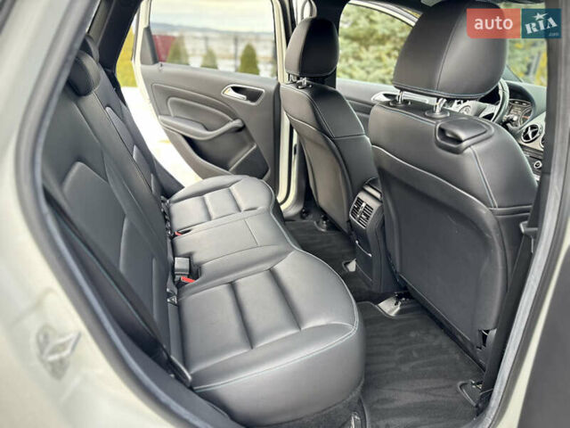 Білий Мерседес Б-клас, об'ємом двигуна 0 л та пробігом 160 тис. км за 9500 $, фото 45 на Automoto.ua