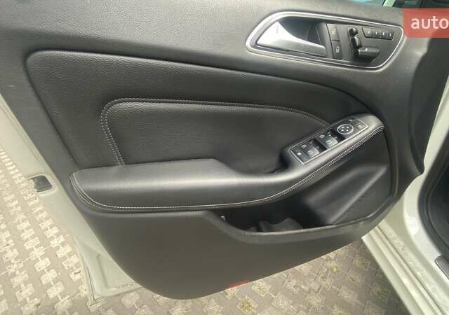 Білий Мерседес Б-клас, об'ємом двигуна 2 л та пробігом 156 тис. км за 12600 $, фото 9 на Automoto.ua