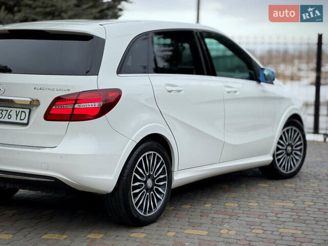 Білий Мерседес Б-клас, об'ємом двигуна 0 л та пробігом 160 тис. км за 9500 $, фото 29 на Automoto.ua