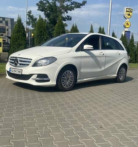 Білий Мерседес Б-клас, об'ємом двигуна 2 л та пробігом 156 тис. км за 12600 $, фото 17 на Automoto.ua