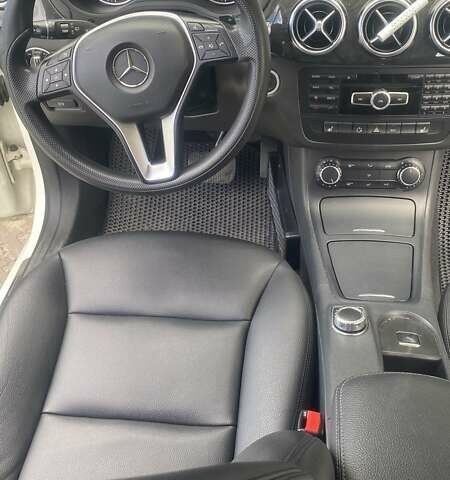 Білий Мерседес Б-клас, об'ємом двигуна 2 л та пробігом 156 тис. км за 12600 $, фото 14 на Automoto.ua