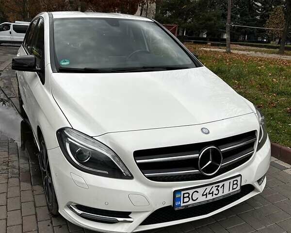 Білий Мерседес Б-клас, об'ємом двигуна 1.46 л та пробігом 146 тис. км за 11600 $, фото 7 на Automoto.ua