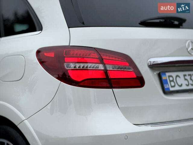 Білий Мерседес Б-клас, об'ємом двигуна 0 л та пробігом 160 тис. км за 9500 $, фото 26 на Automoto.ua